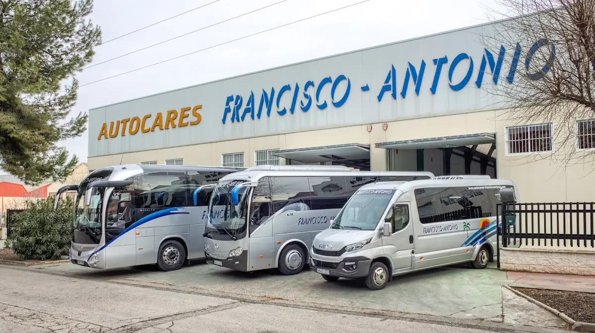 Autocares Francisco Antonio foto 2