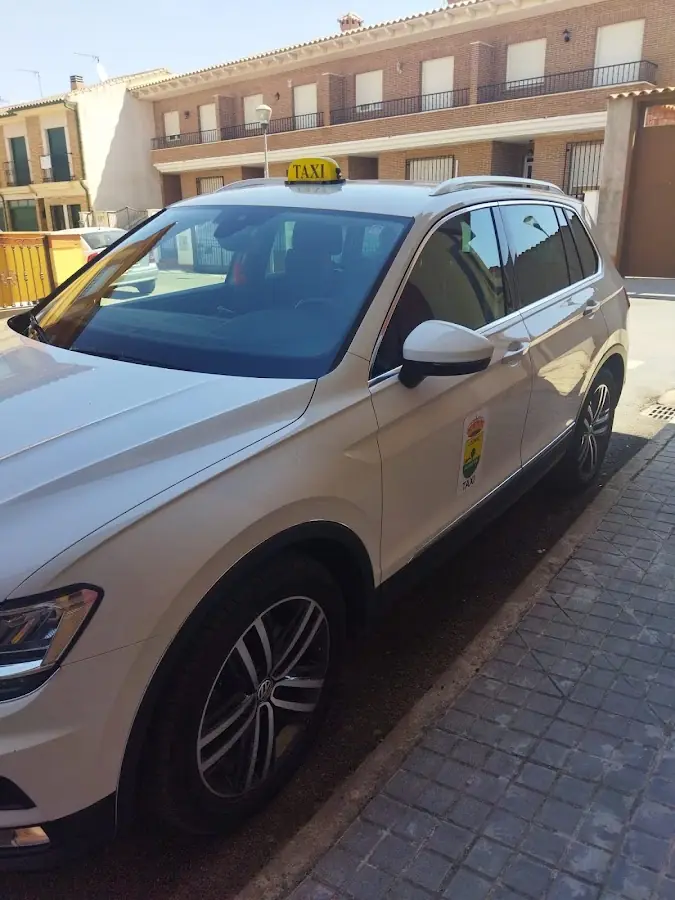 Autocares y Taxi Ángel Moya foto 5
