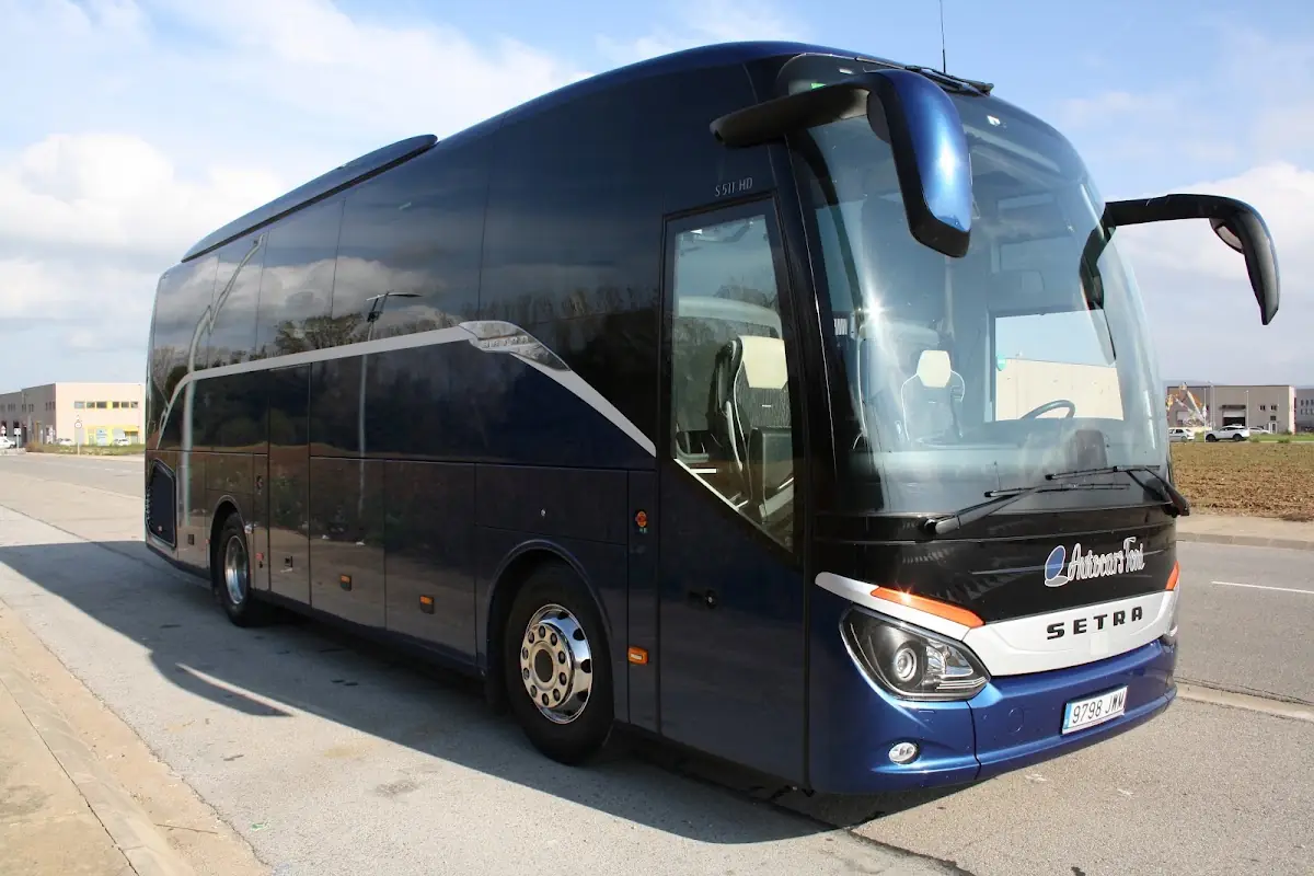 GIRALT (autocares, mini buses, taxis) foto 4