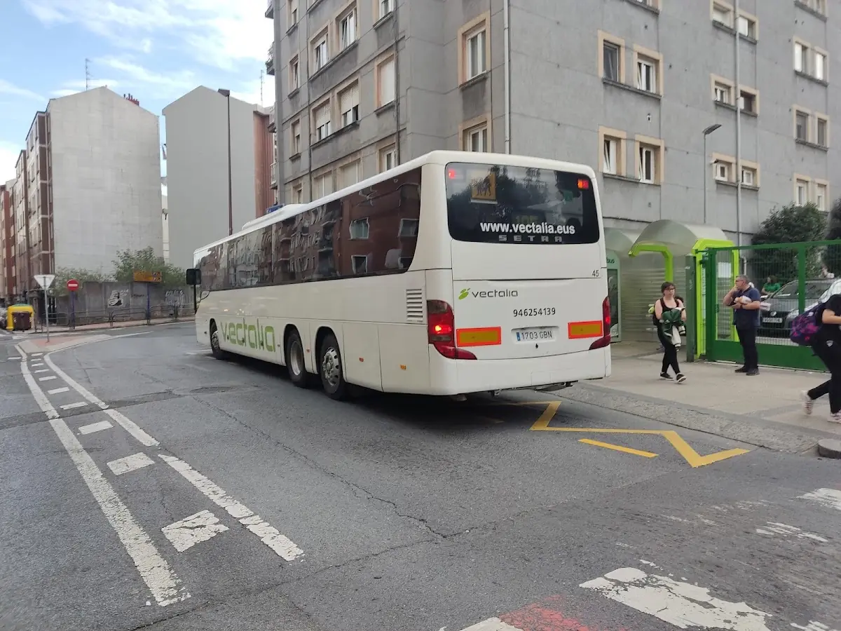 Autobuses De Lujua S.L. foto 4