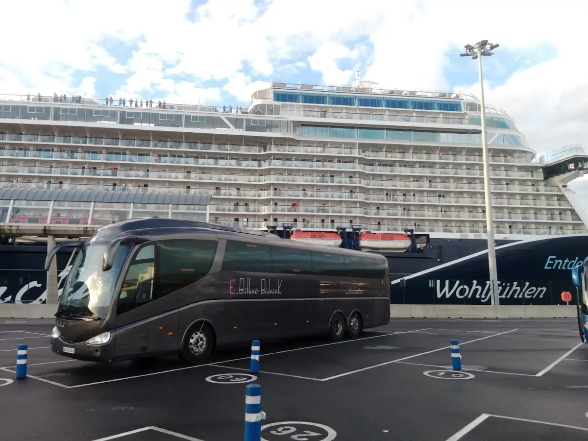 E. Bilbao Bidaiak foto 2