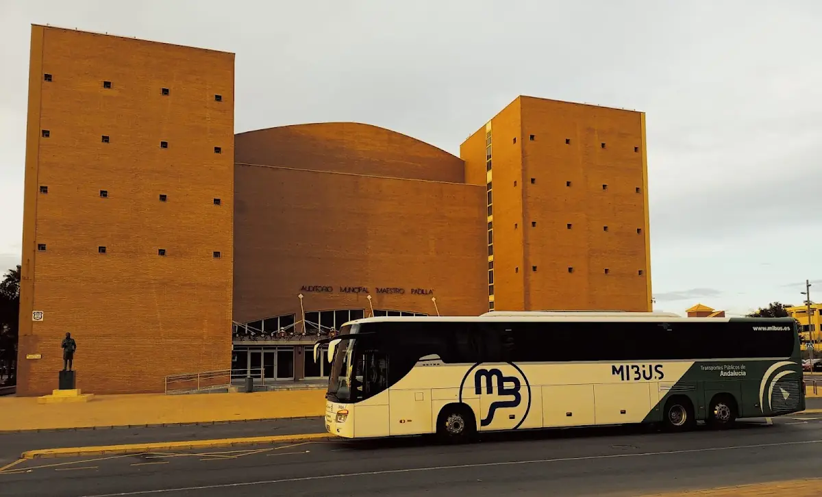 MIBUS autocares y microbuses foto 3