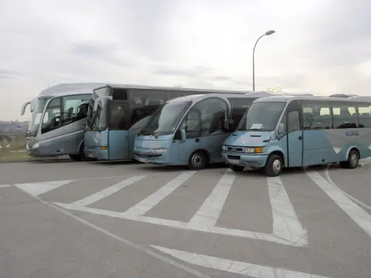 Autocares Bustour foto 2